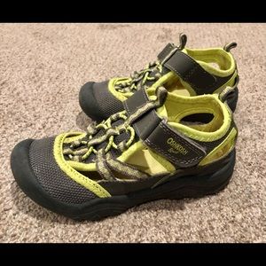 OshKosh B’gosh sandals size 11 little boys neon yellow and gray.
